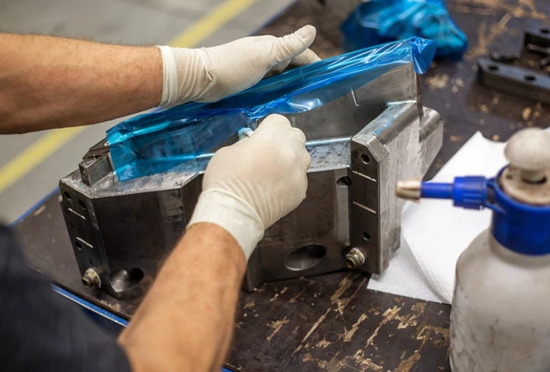 Injection molds manufacturer Injection molds manufacturer